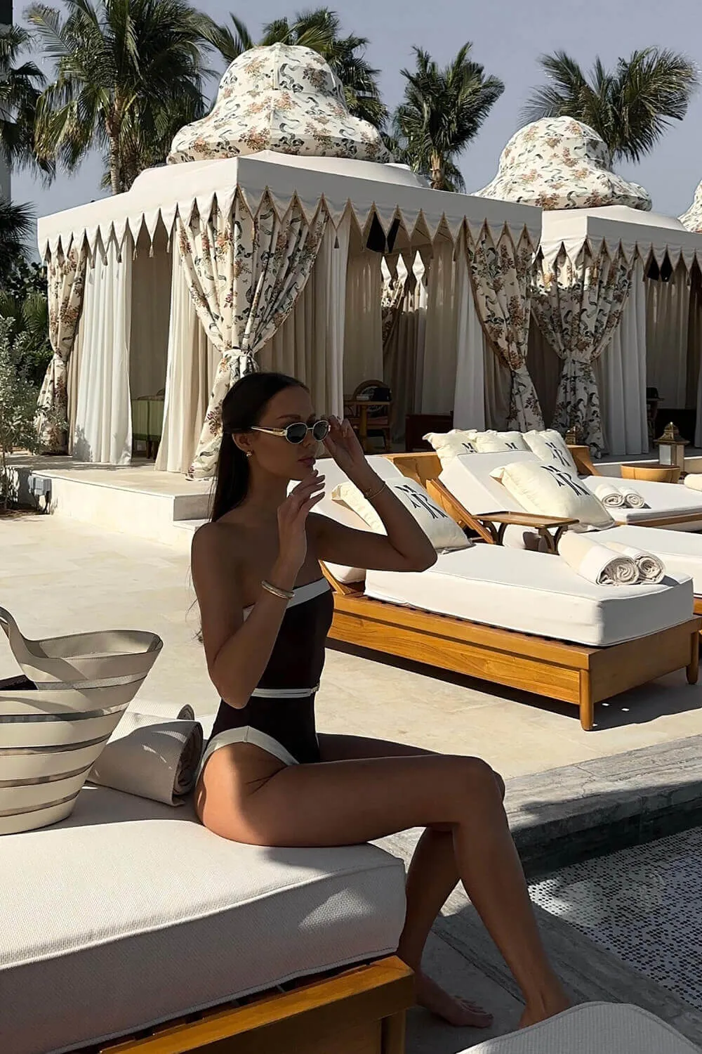 Color Block Strapless One Piece Swimsuit With Detachable Belt - Chocolate & White sold by Floralkini product image thumbnail 2