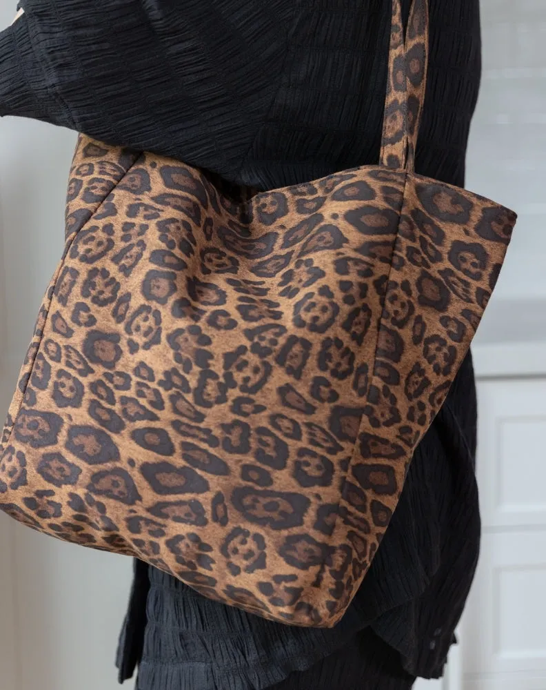 Leopard Tote sold by Freez product image thumbnail 5