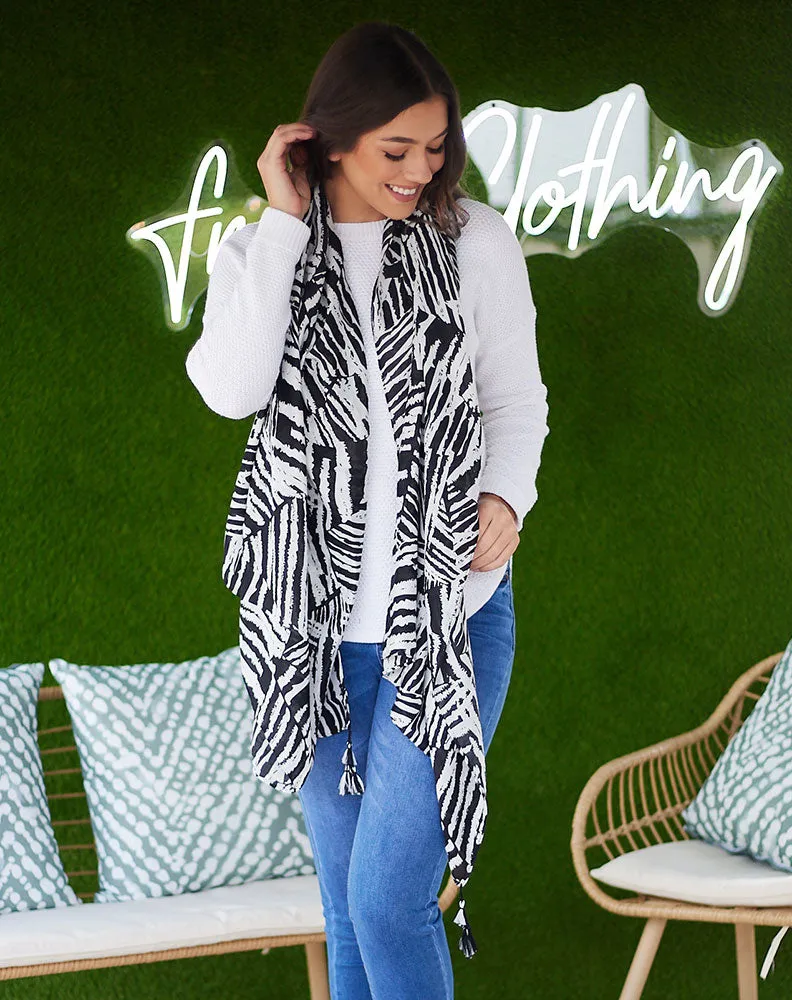 Black and White Geo Scarf sold by Freez product image thumbnail 5