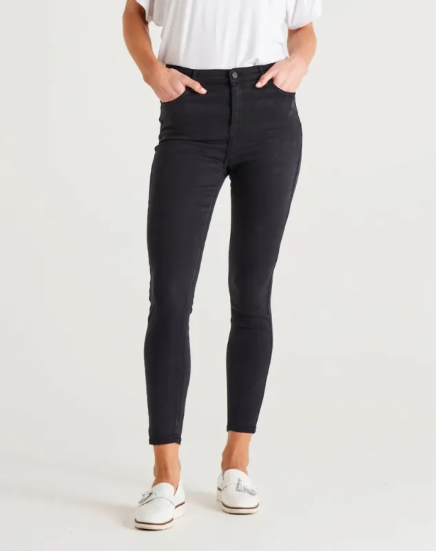 Betty Essential Jean - Black sold by Freez