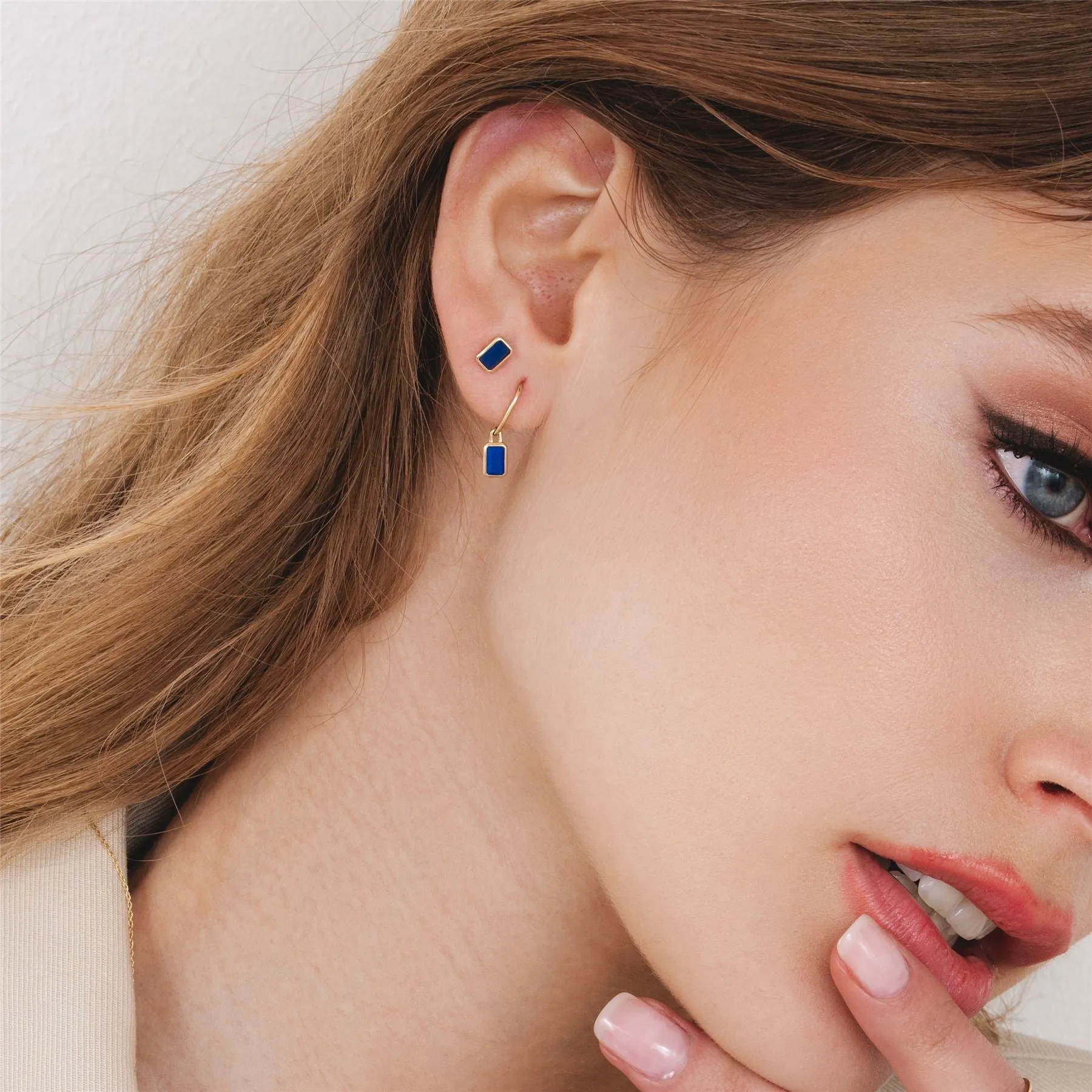 Classic Baguette Lapis Lazuli Stud Earrings in 9ct Yellow Gold sold by Gemondo Jewellery product image thumbnail 2