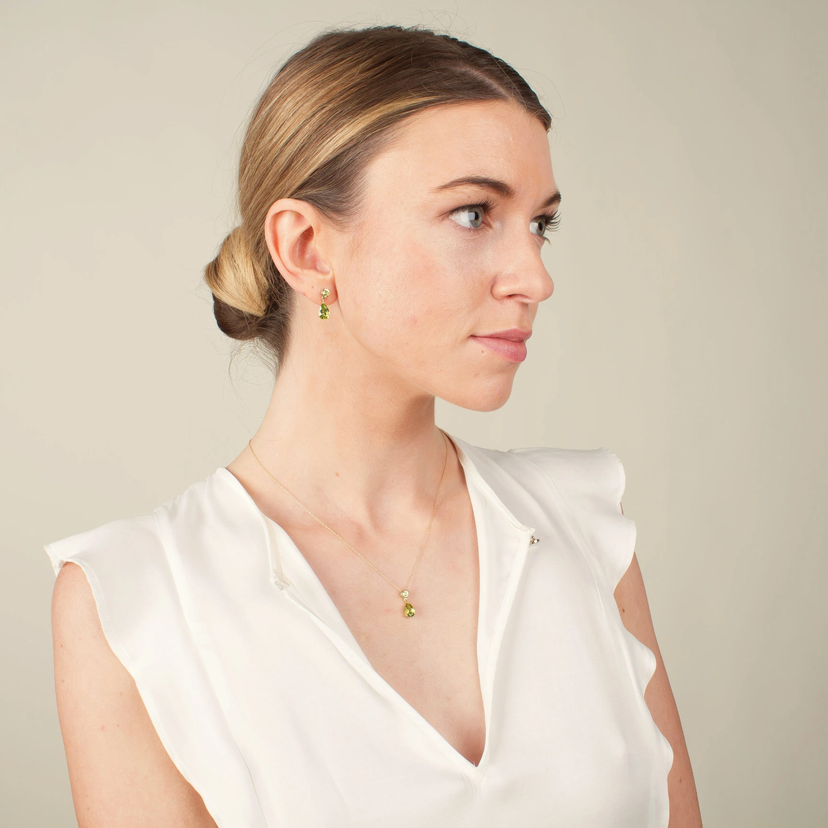 Classic Pear & Round Peridot Pendant in 9ct Yellow Gold sold by Gemondo Jewellery product image thumbnail 3