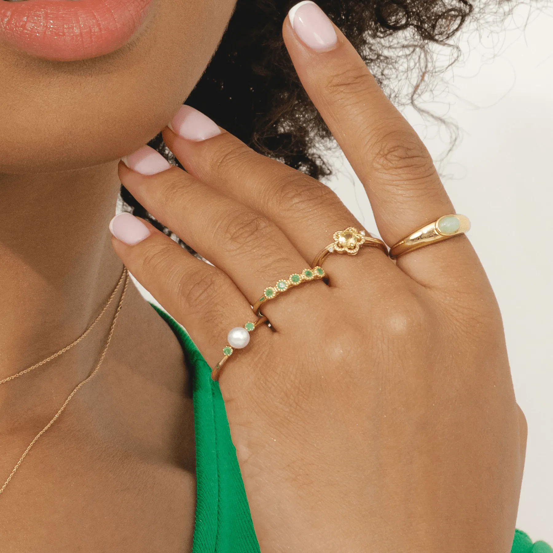 Modern Pearl & Round Emerald Ring in 9ct Yellow Gold sold by Gemondo Jewellery product image thumbnail 2