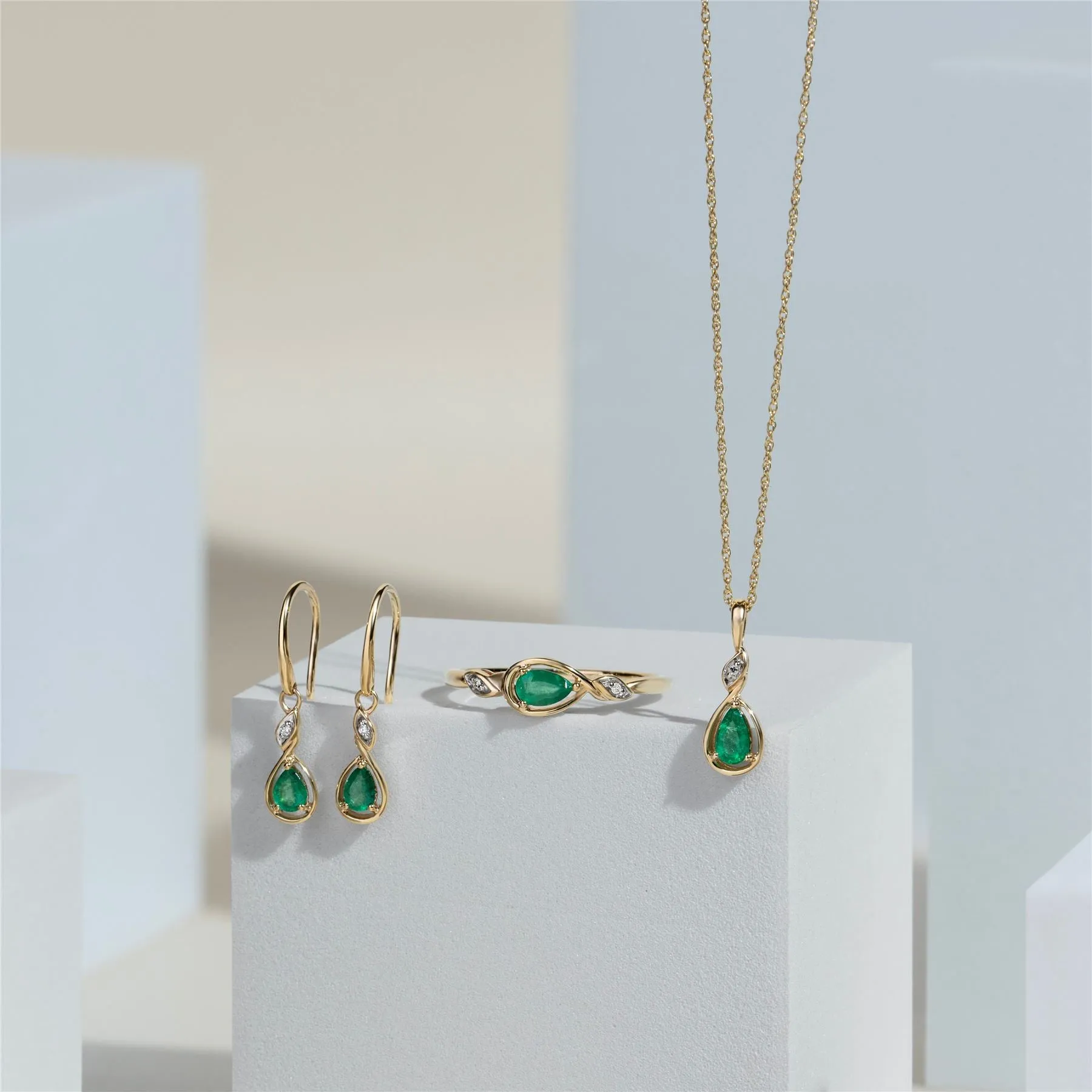Classic Pear Emerald & Diamond Pendant Necklace In 9ct Yellow Gold sold by Gemondo Jewellery product image thumbnail 4