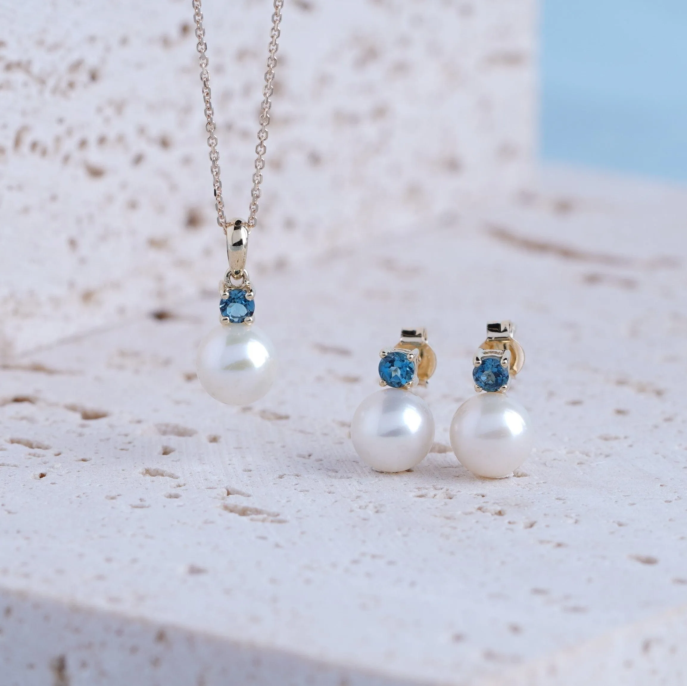 Modern Pearl & Topaz Pendant in 9ct Yellow Gold sold by Gemondo Jewellery product image thumbnail 2