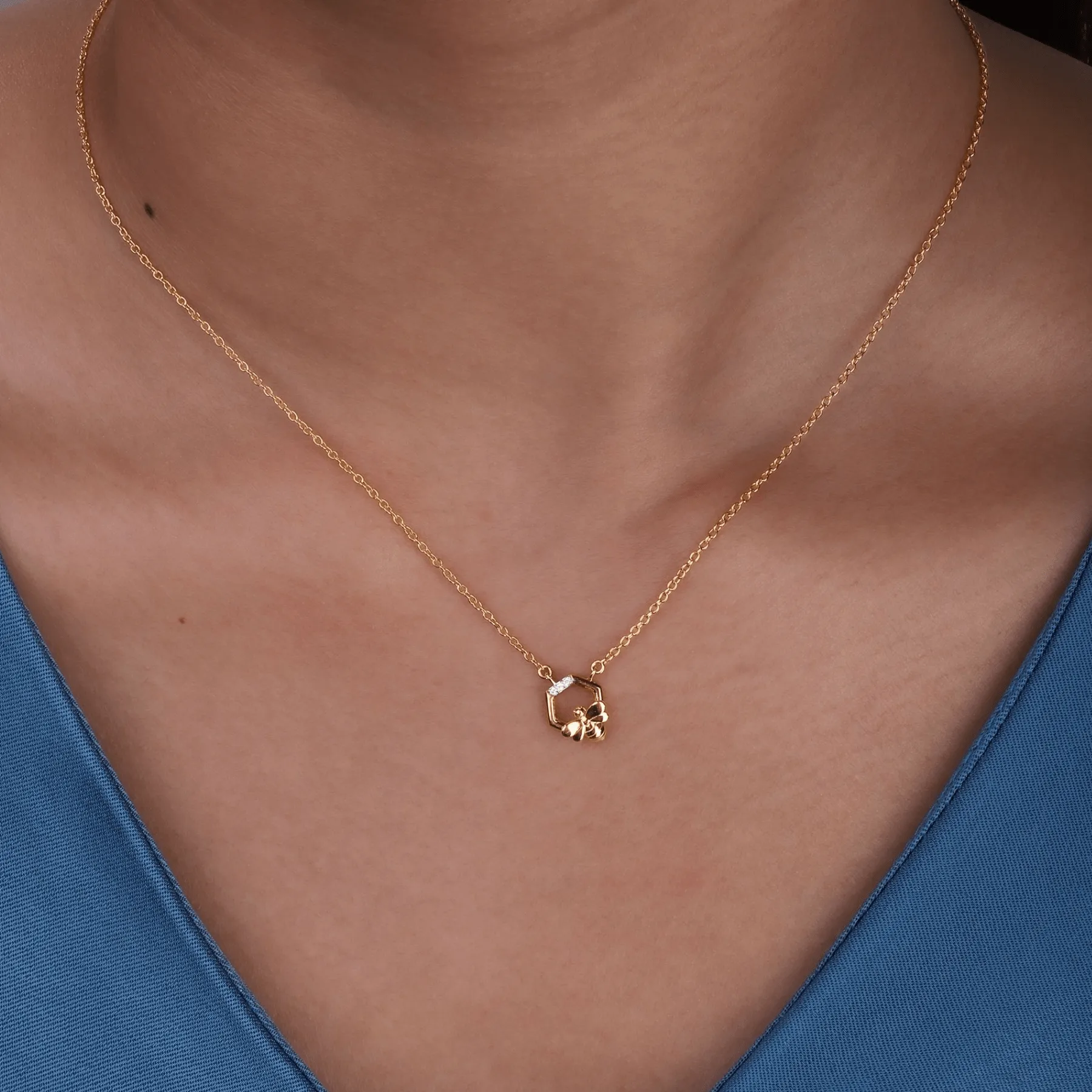Honeycomb Inspired Hexagon Bee Necklace in 9ct Yellow Gold sold by Gemondo Jewellery product image thumbnail 4