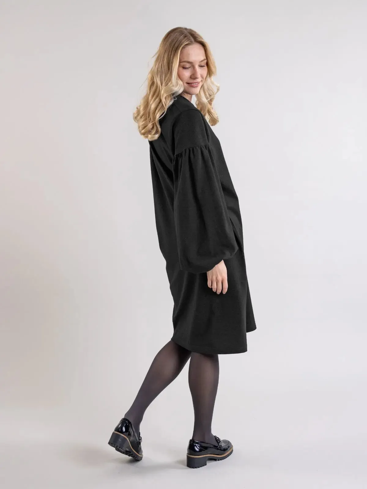 PALLAS mekko, musta sold by Globe Hope product image thumbnail 3