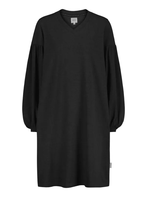 PALLAS mekko, musta sold by Globe Hope