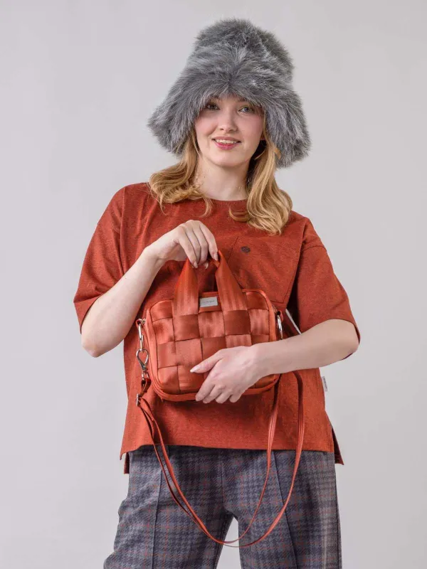 LUIRO t-paita, mecca oranssi sold by Globe Hope