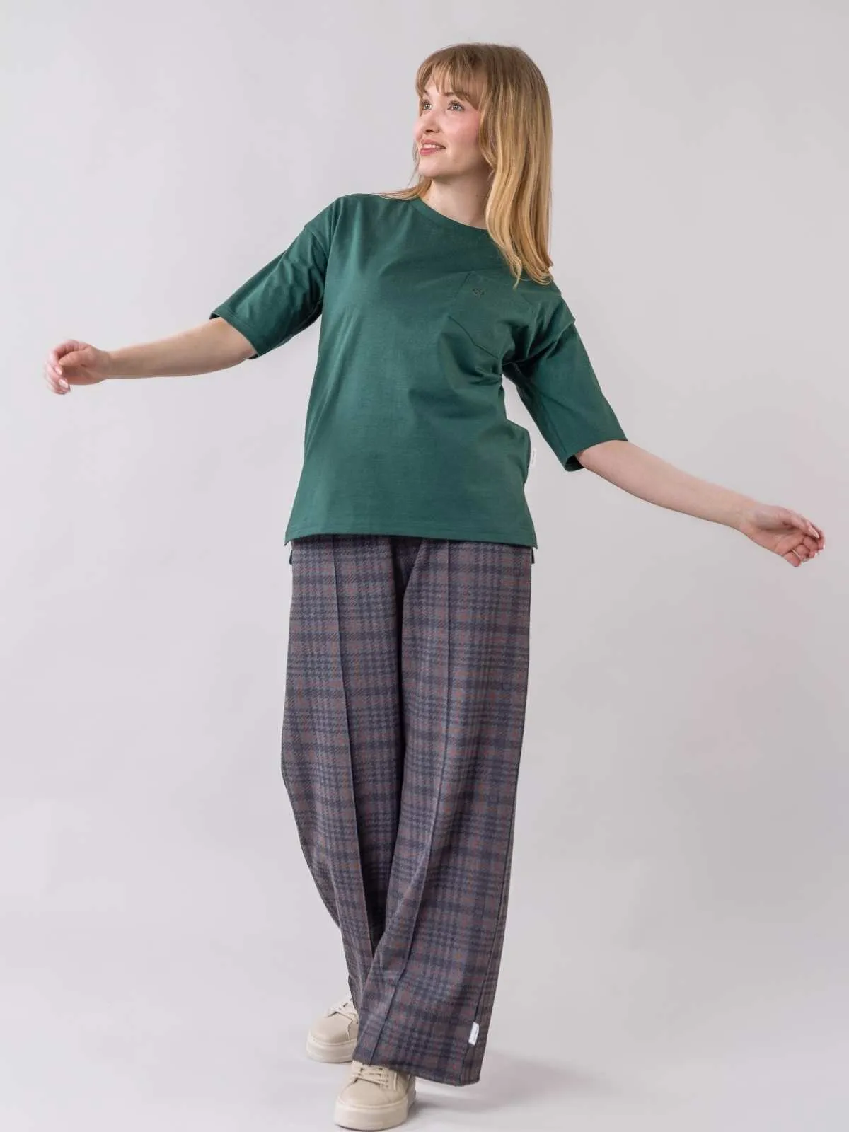 LUIRO t-paita, hunter green sold by Globe Hope