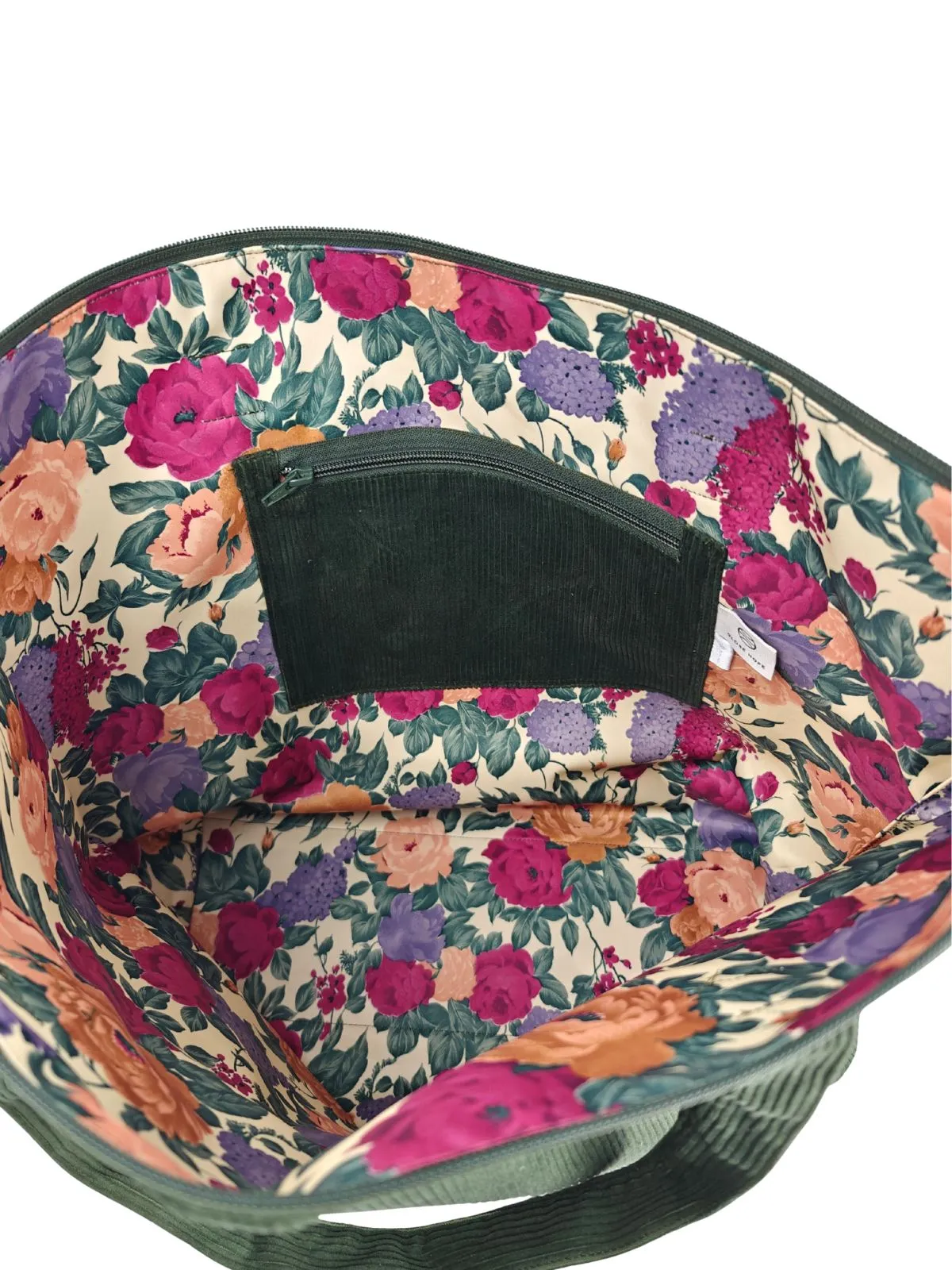 VIHMAISA kassi, oliivin vihreä sold by Globe Hope product image thumbnail 5