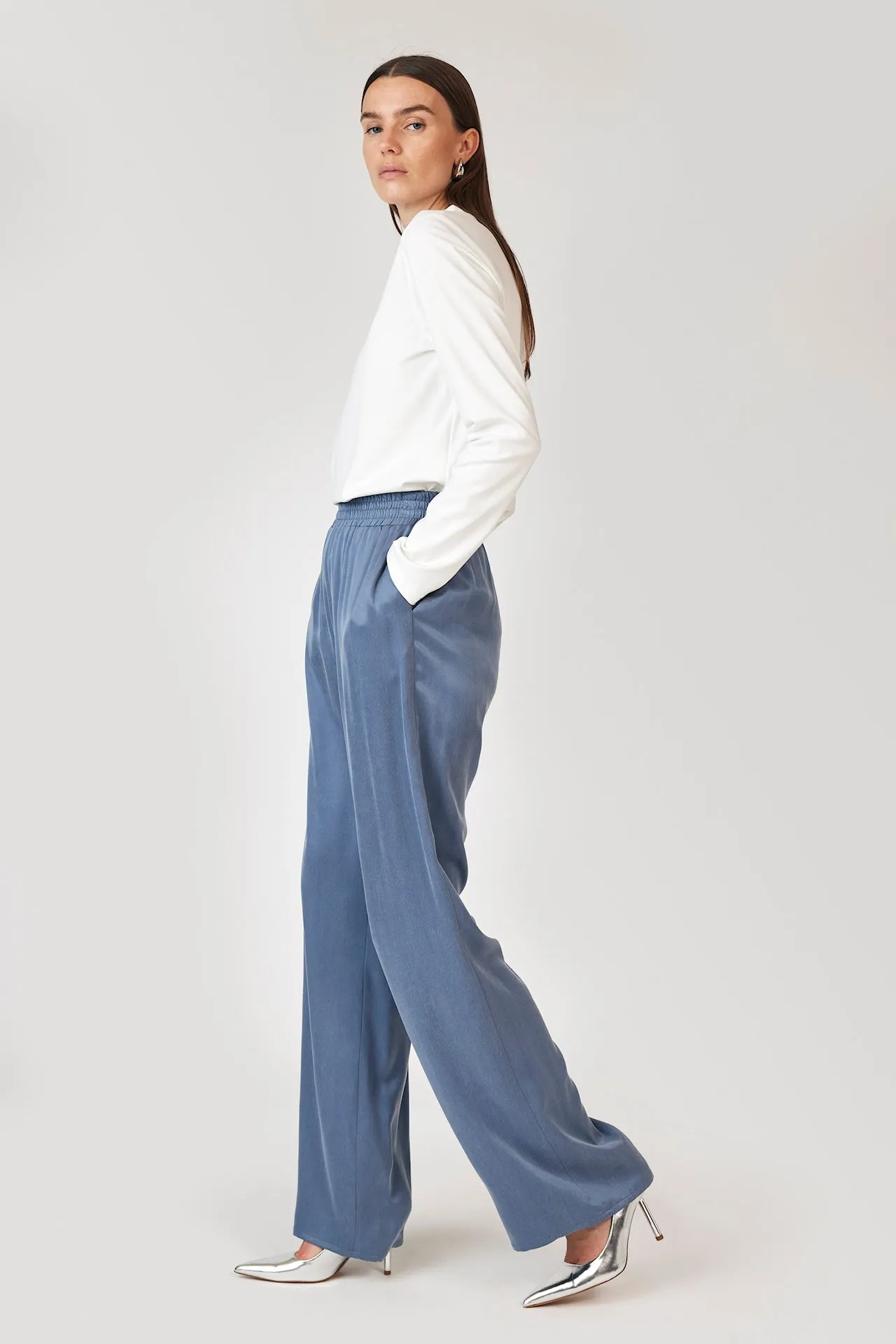 GOMAYE GMLENA T-SHIRT OFF WHITE sold by Gomaye product image thumbnail 3