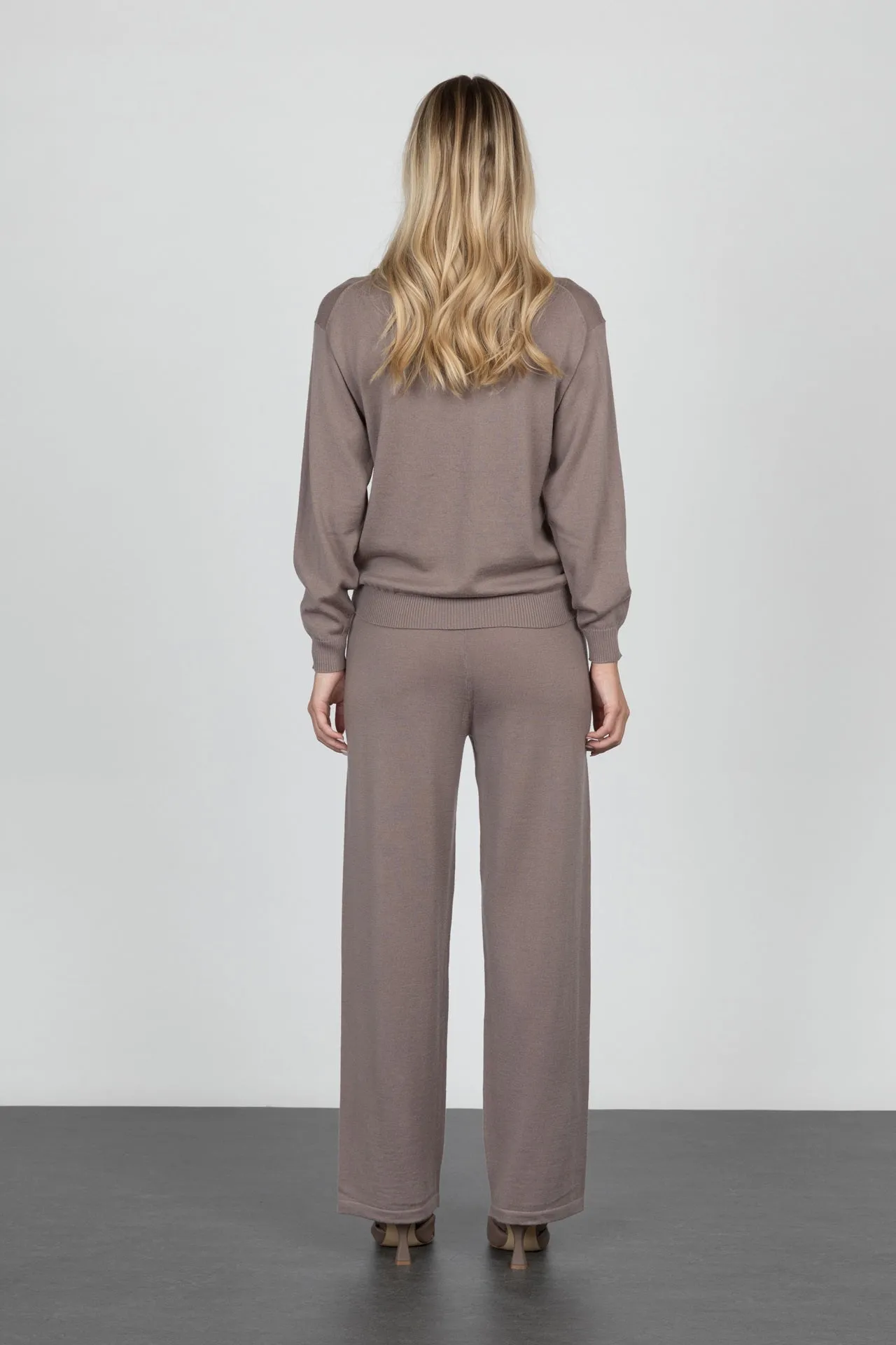 GOMAYE GMEMILY LOOSE KNITWARE TROUSERS ALMOND BROWN sold by Gomaye product image thumbnail 3