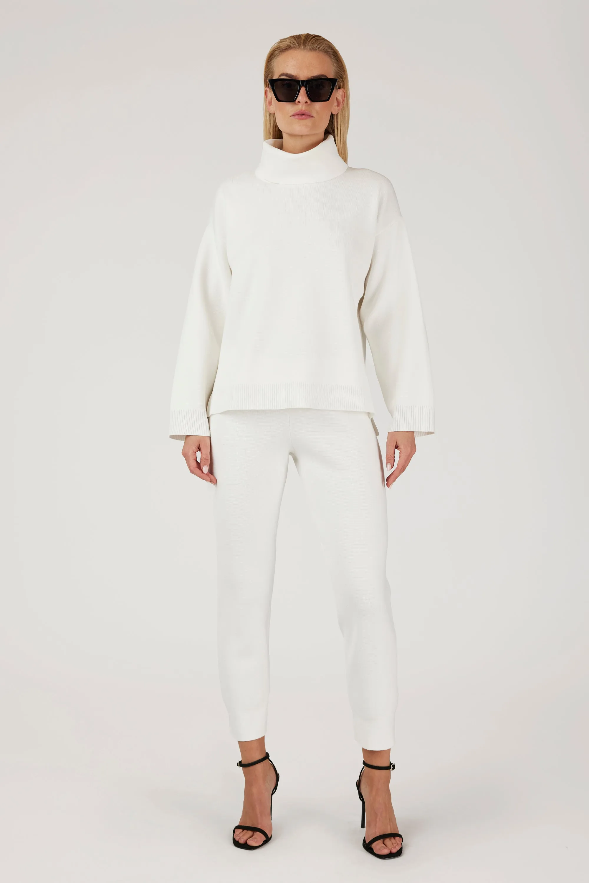 GOMAYE GMSONNY LONG KNITWARE TROUSERS OFF WHITE sold by Gomaye