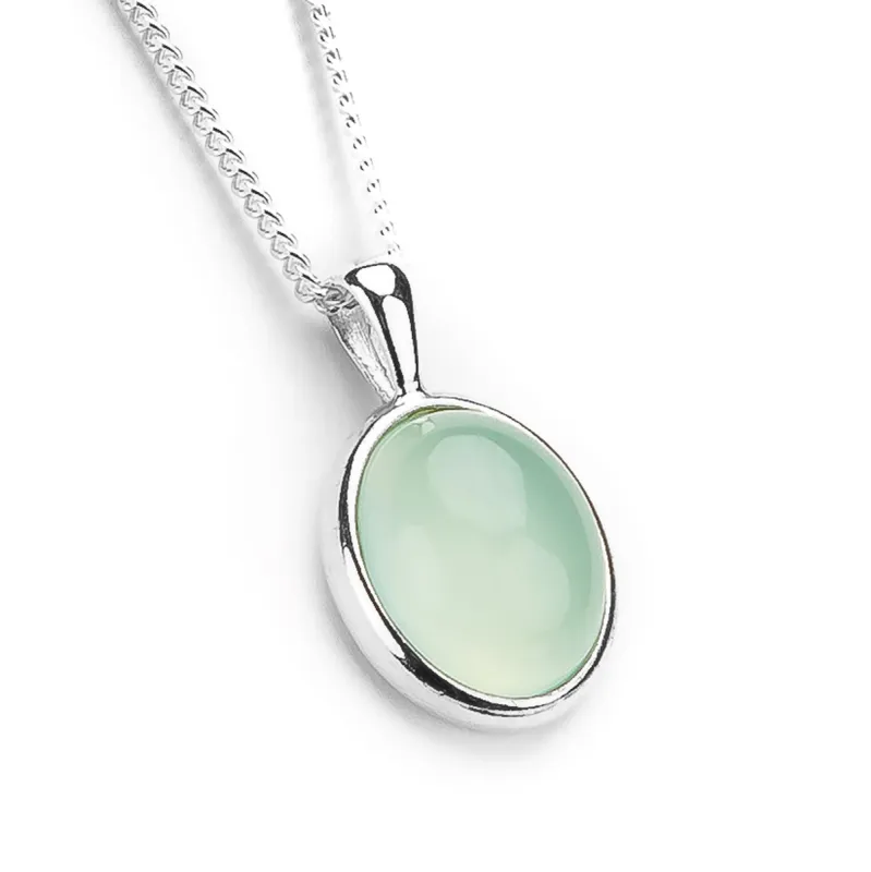 Classic Oval Necklace in Silver and Prehnite made by Henryka