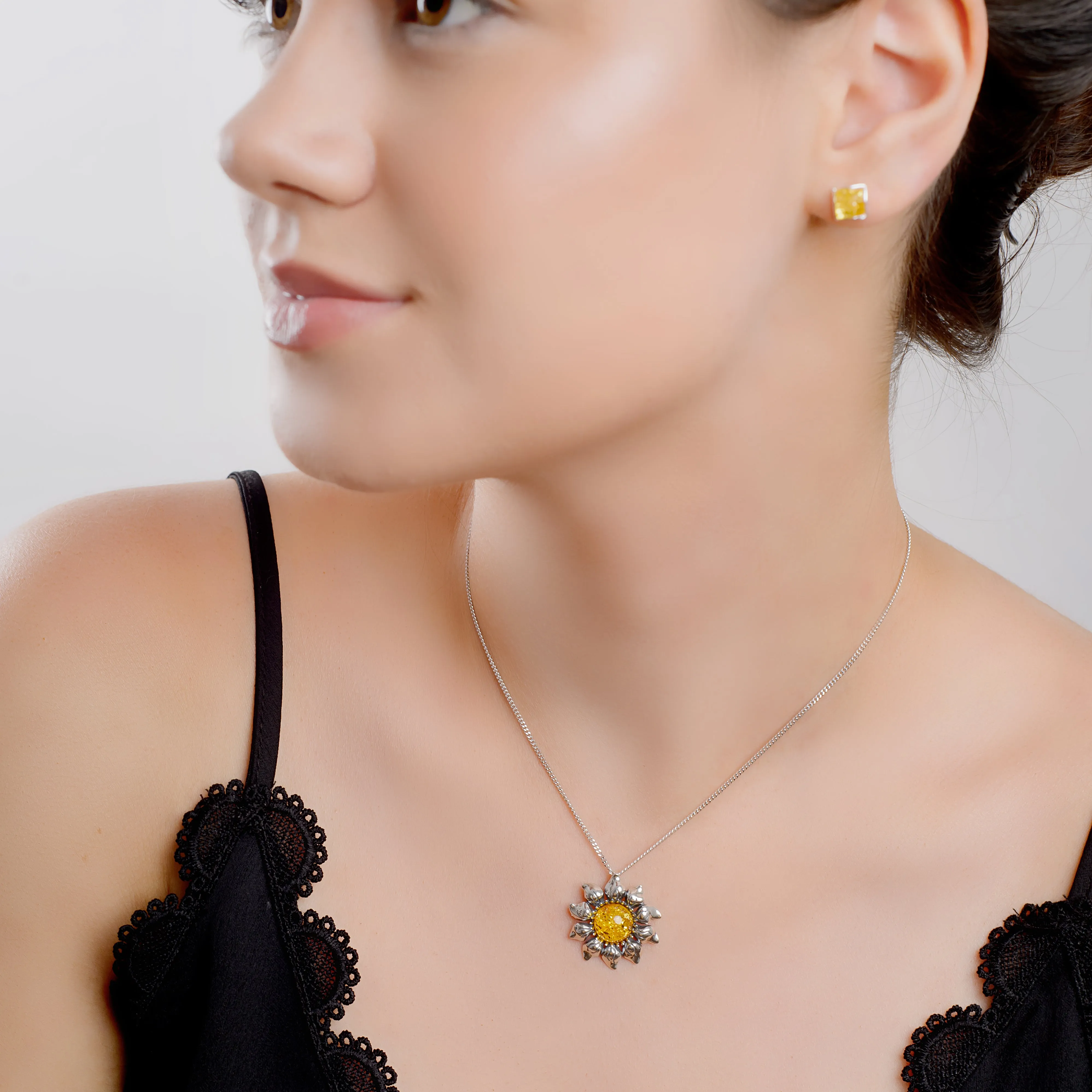 Blooming Sunflower Necklace in Silver and Yellow Amber sold by Henryka product image thumbnail 3
