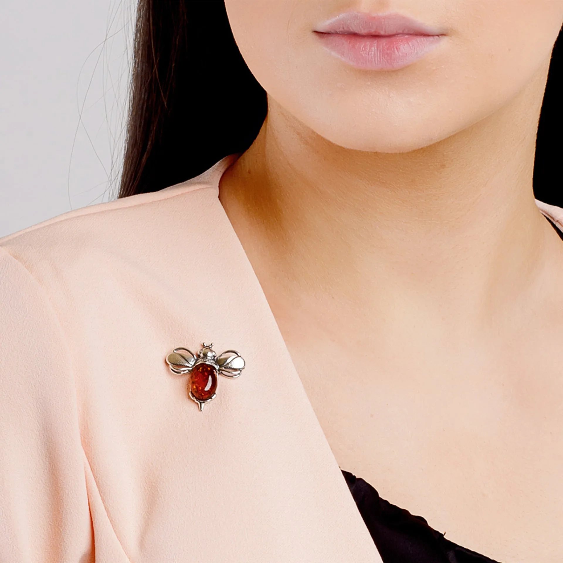 Bumble Bee / Bumblebee Brooch in Silver and Cognac Amber sold by Henryka product image thumbnail 3