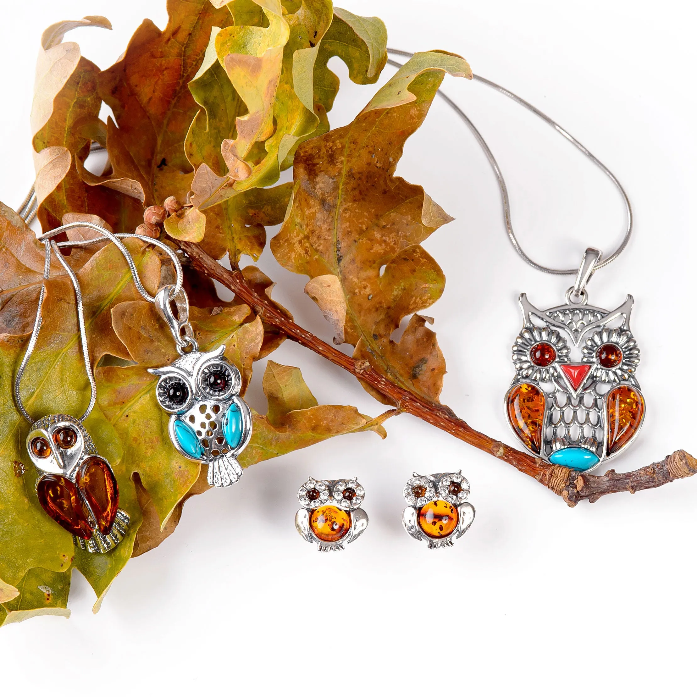 Barn Owl Bird Necklace in Silver and Cognac Amber sold by Henryka product image thumbnail 5