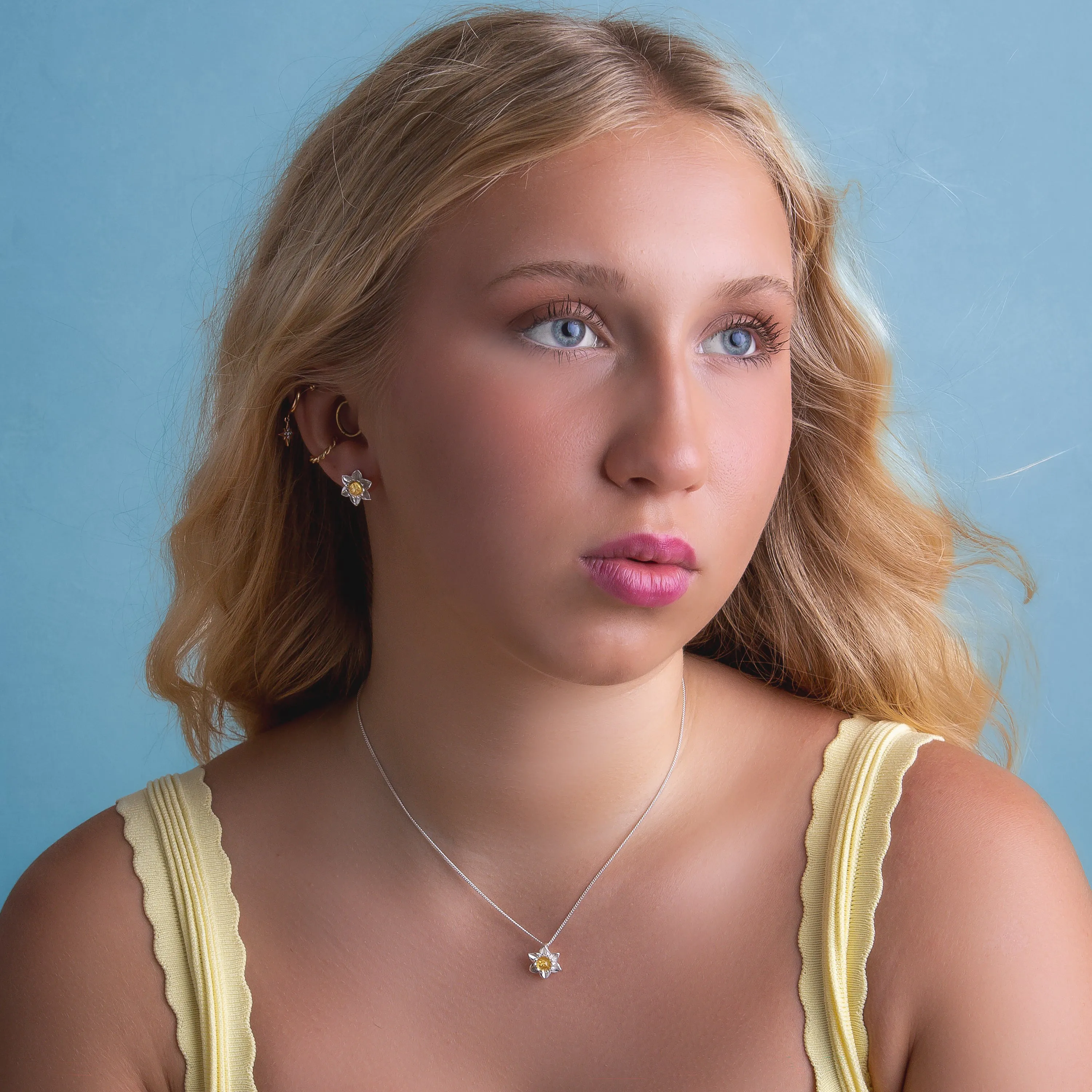 Daffodil Flower Necklace in Silver and Yellow Amber sold by Henryka product image thumbnail 3