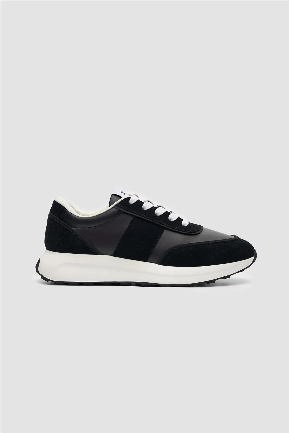 Alanza Black Technical Runner sold by House of Cavani product image thumbnail 2