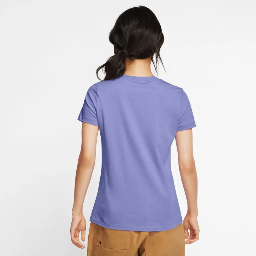 NIKE WOMEN'S SPORTSWEAR ESSENTIAL PURPLE TEE sold by INSPORT product image thumbnail 2