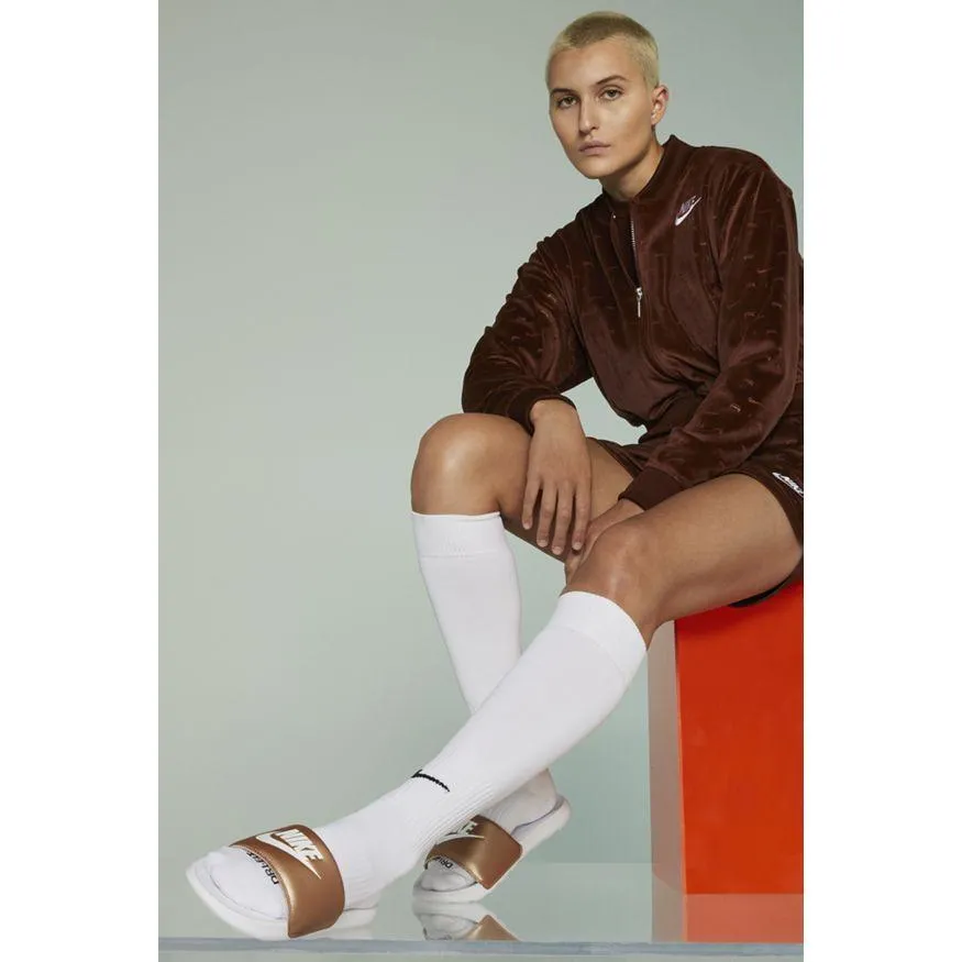 NIKE WOMEN'S VICTORI ONE WHITE/GOLD SLIDES sold by INSPORT product image thumbnail 5