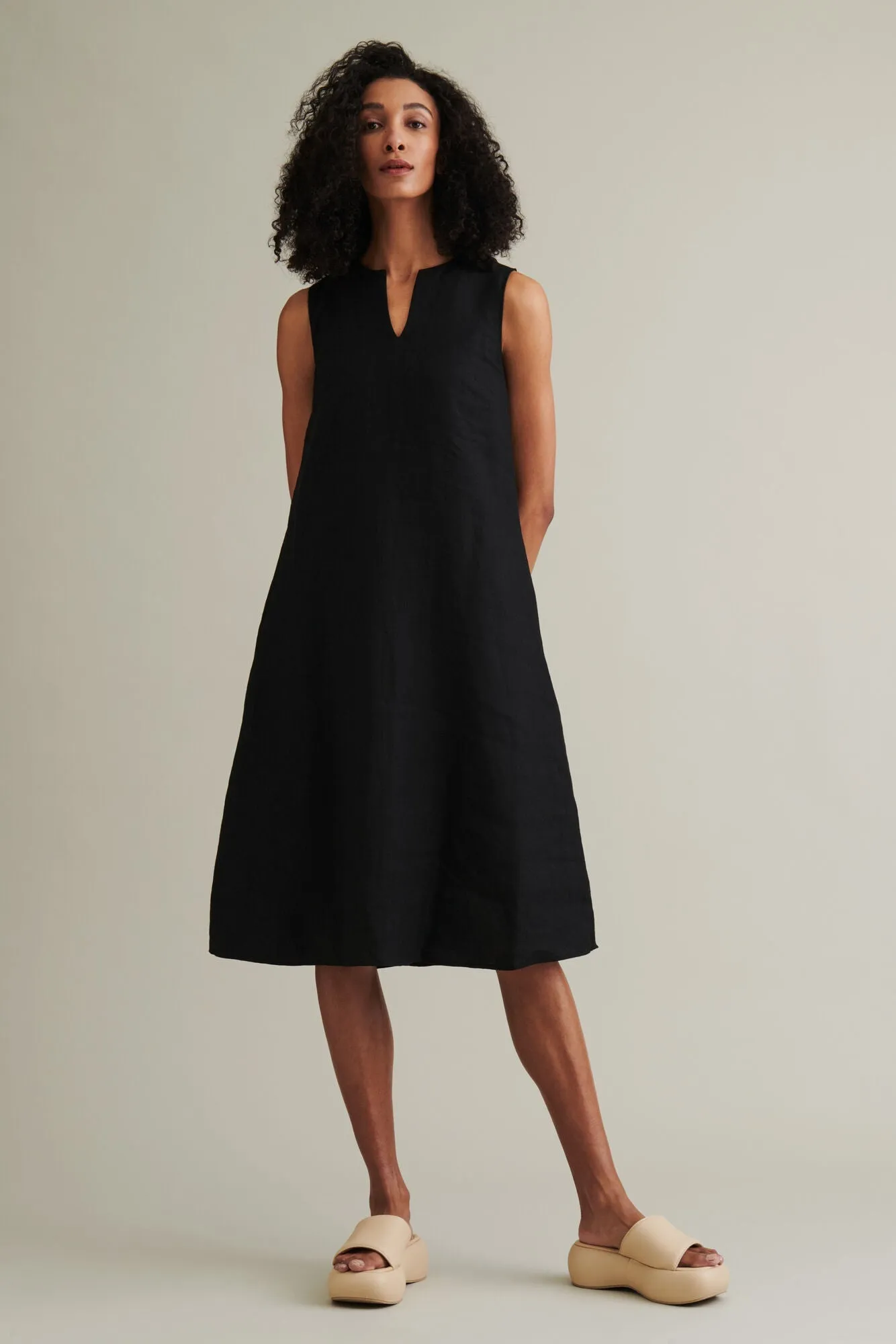 Rumar Strand Linen Midi Dress Raven Black sold by Ivalo.com
