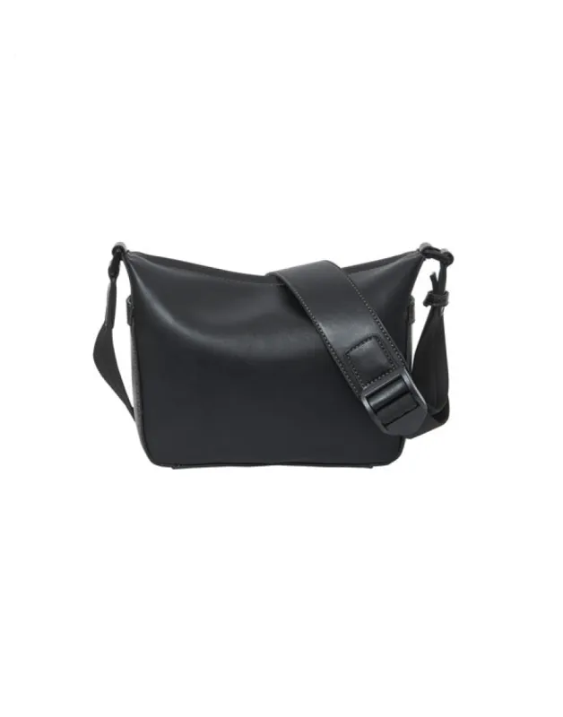 Track Soft Structure Paved Black made by Ivalo.com