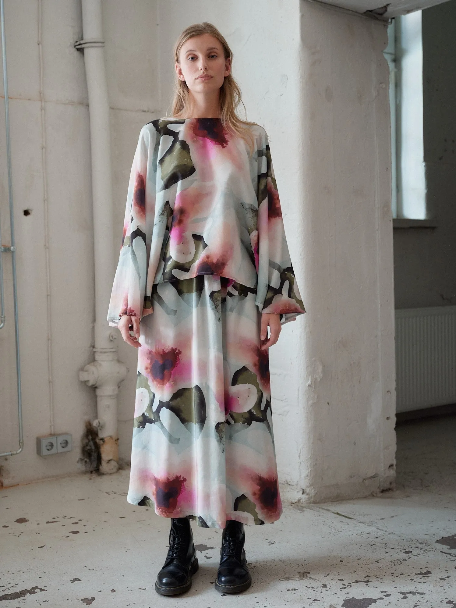 Tencel Midi Skirt Pastel Floral sold by Ivalo.com product image thumbnail 3