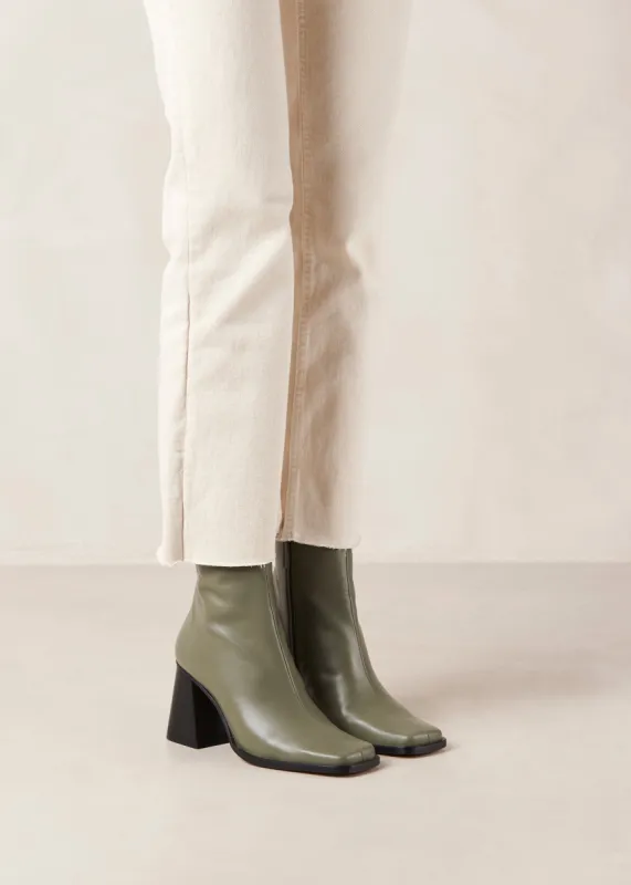 South Leather Boots Dusty Olive Green sold by Ivalo.com