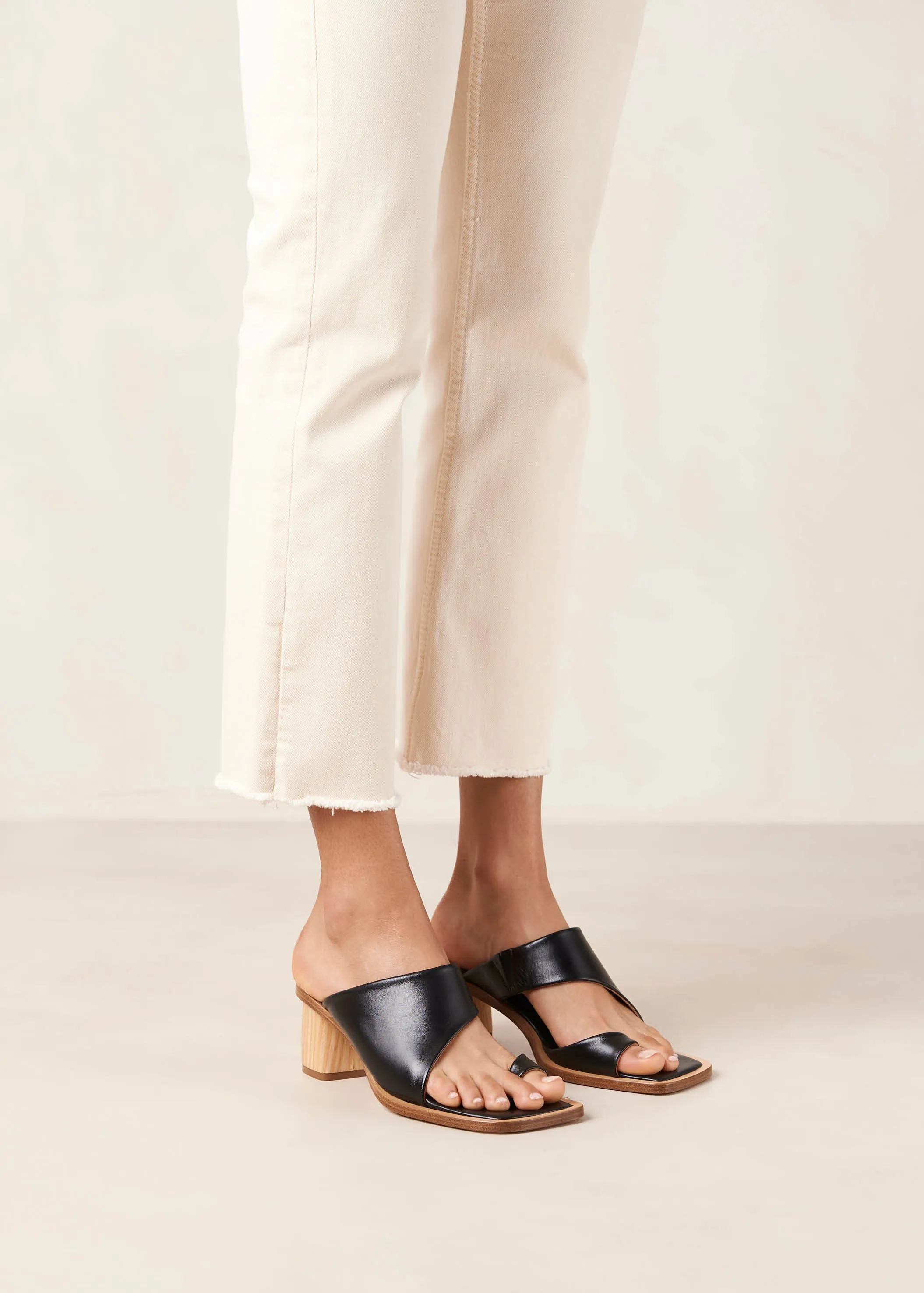 Josie Leather Sandals Black sold by Ivalo.com