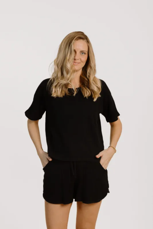Lila T-Shirt Black sold by Ivalo.com