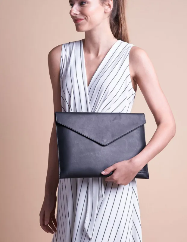 Envelope Laptop Sleeve 13" Black Classic Leather sold by Ivalo.com