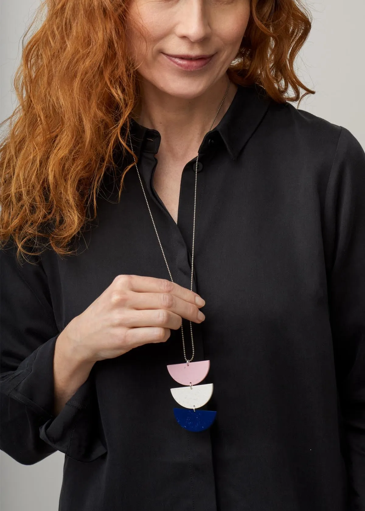 Beans Pendant No.3 Cherry/Snow/Blueberry sold by Ivalo.com