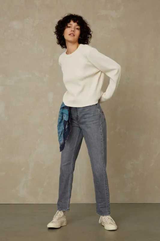 Caroline Cropped Clean Carson Flintstone Grey Worn sold by Ivalo.com