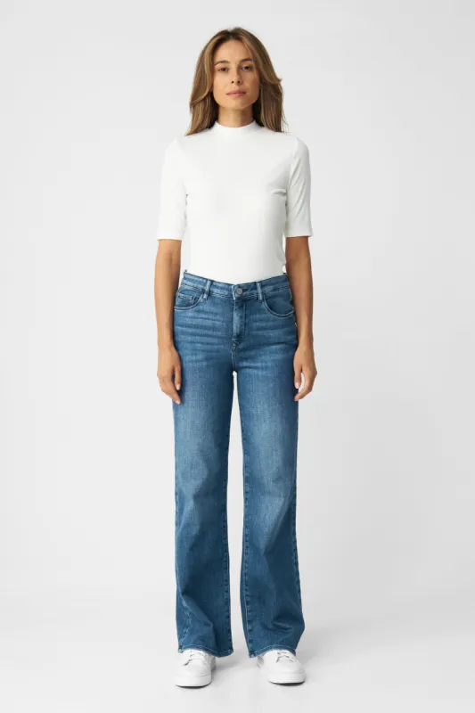 Dew Flared Soft Jeans Medium Denim sold by Ivalo.com