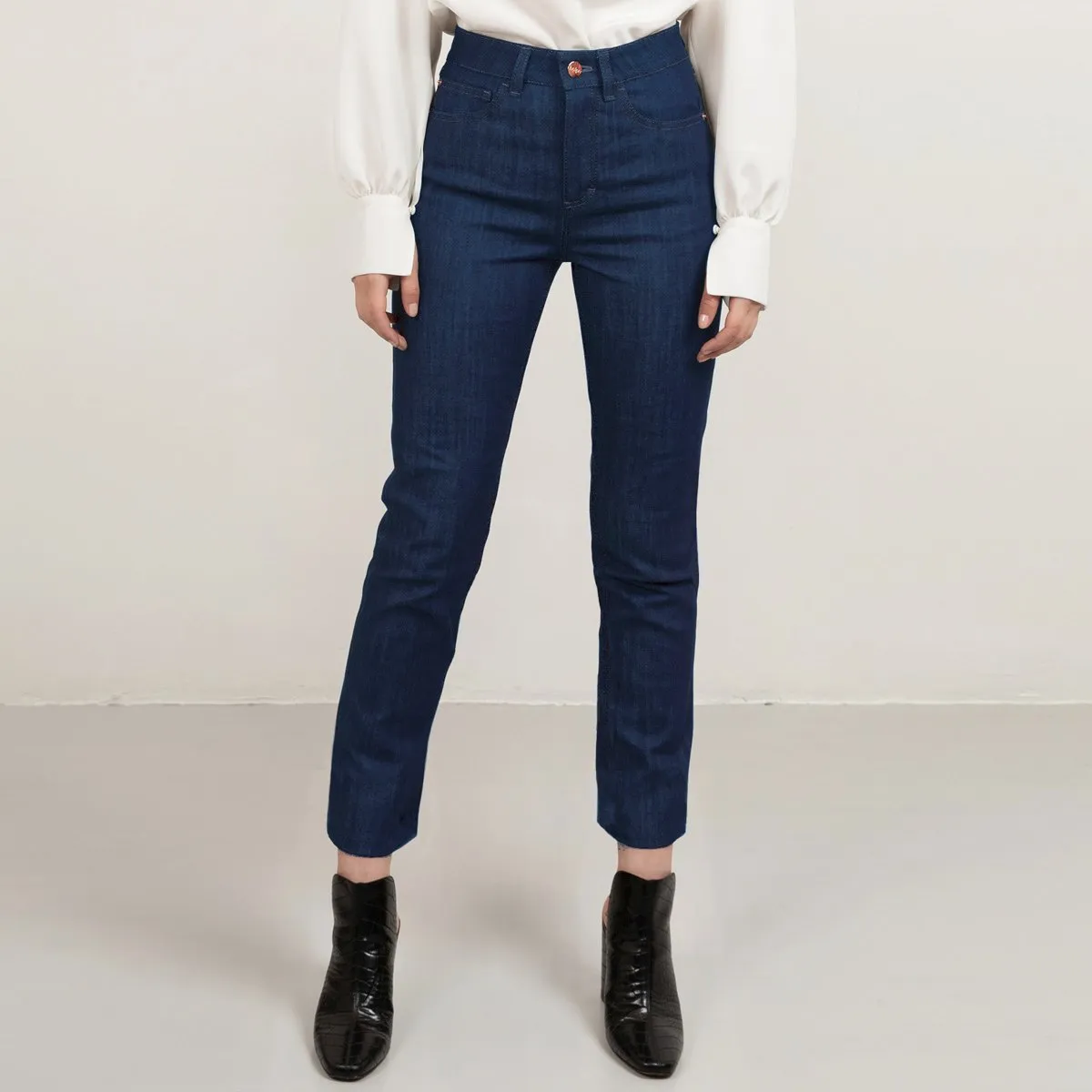 Straight Leg Cropped Jeans Mid Blue sold by Ivalo.com