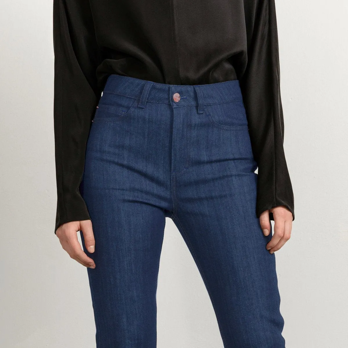 Straight Leg Cropped Jeans Mid Blue sold by Ivalo.com product image thumbnail 2