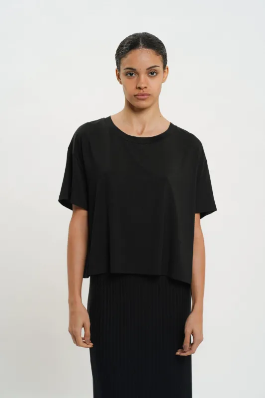 Gwynet T-Shirt Black sold by Ivalo.com