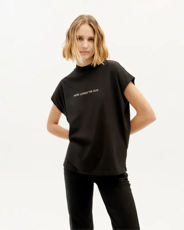 Here Comes The Sun T-Shirt Black sold by Ivalo.com