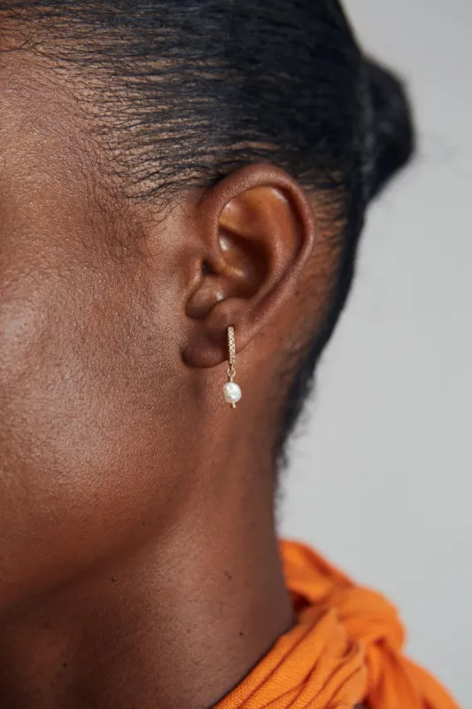 Shiny Pearl Single Earring sold by Ivalo.com