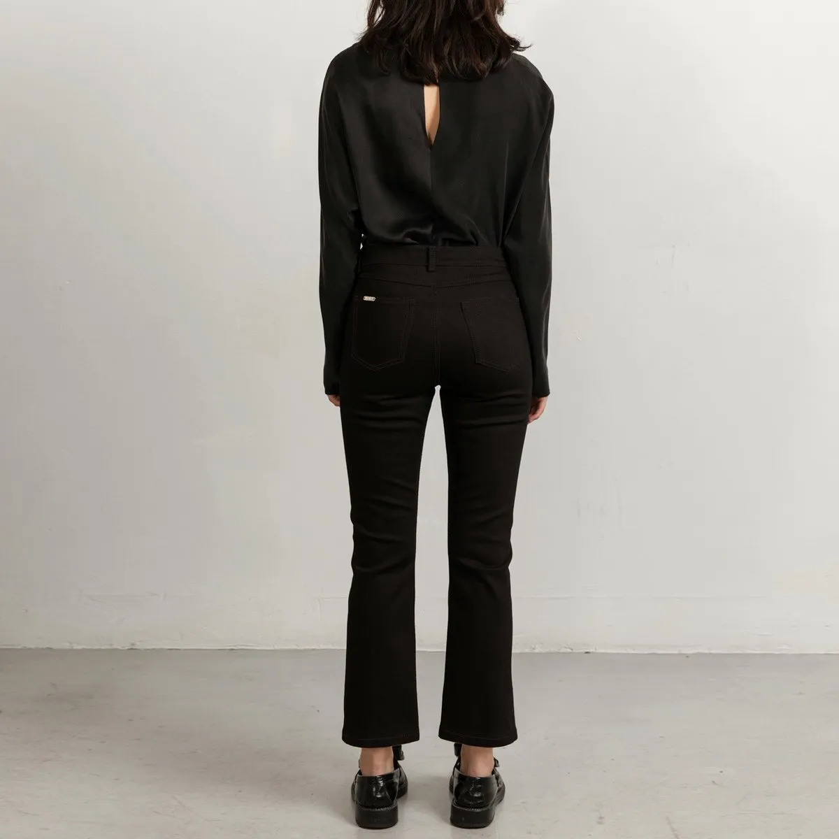 Flared Black Jeans With Matching Stitch Cropped sold by Ivalo.com product image thumbnail 2