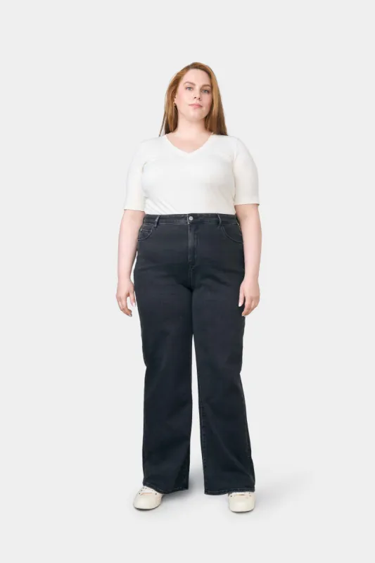 Dew Flared Soft Jeans Plus Size Black Denim sold by Ivalo.com