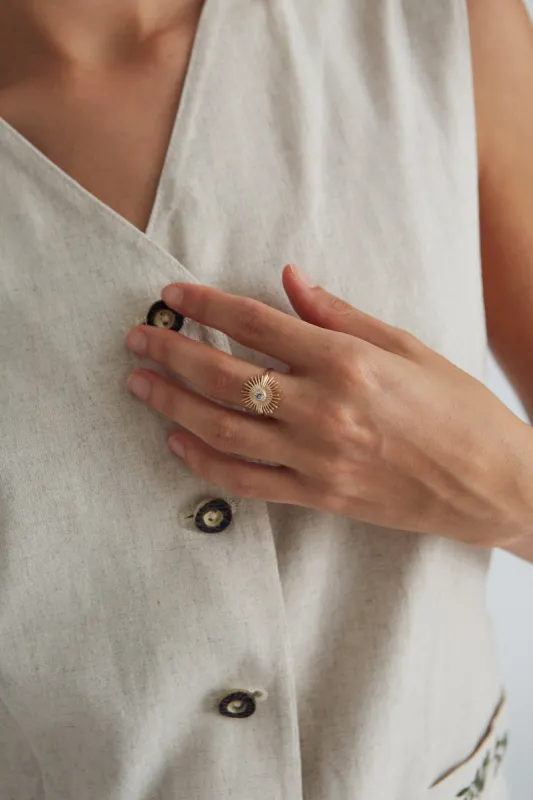 Sun Zirconia Ring Gold made by Ivalo.com