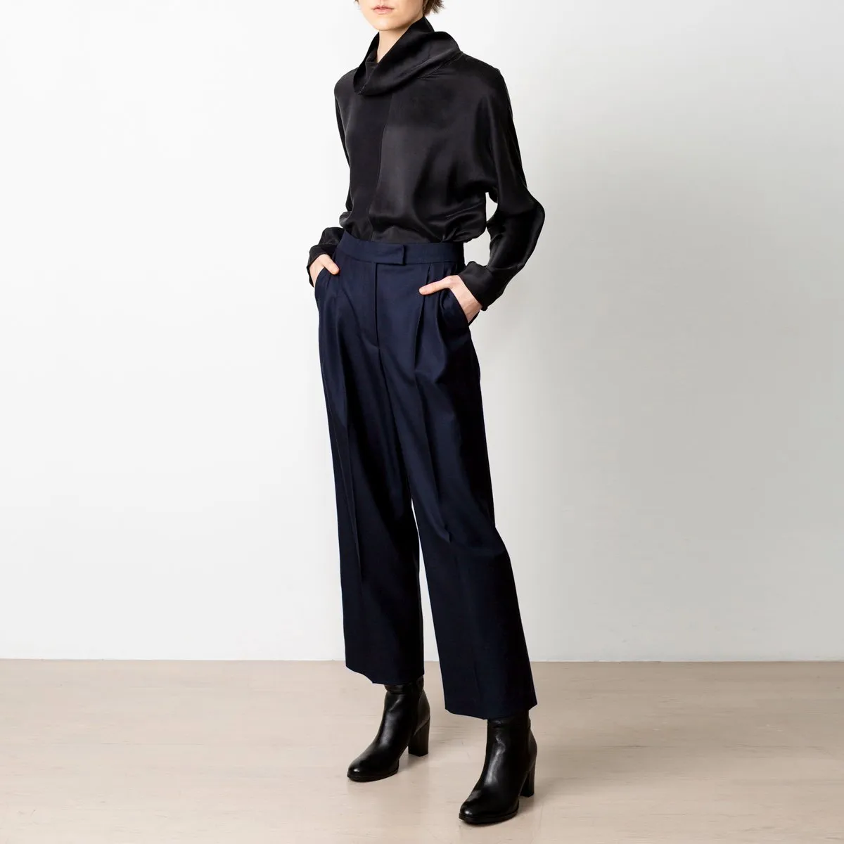 Swipe Cropped Wool Pants in Navy sold by Ivalo.com product image thumbnail 3