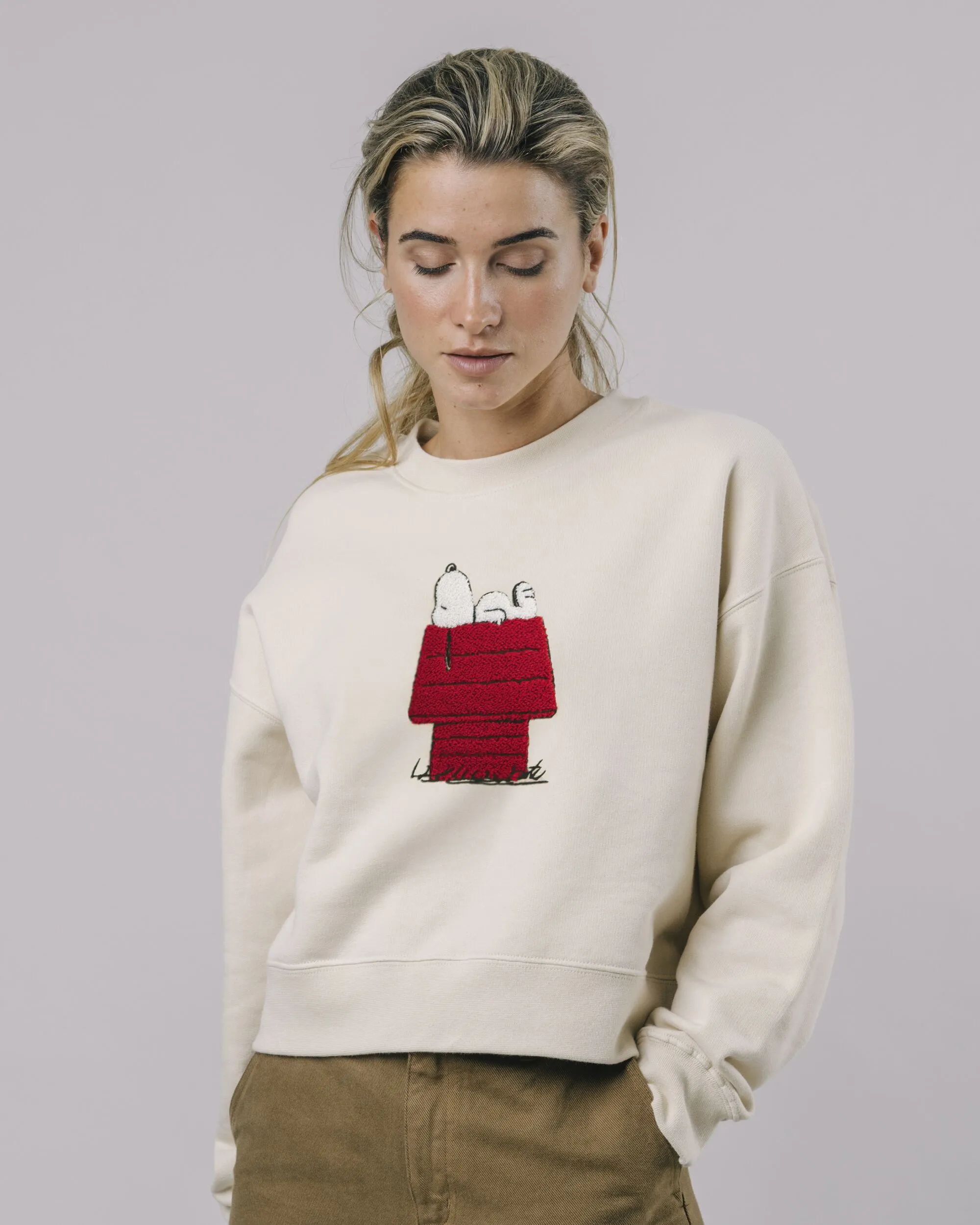 Peanuts Snoopy Rounded Cotton Sweatshirt White sold by Ivalo.com