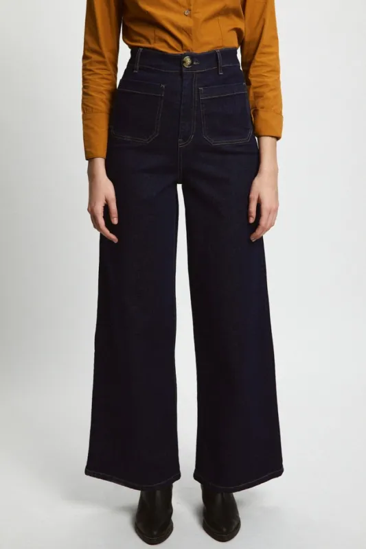 Clay Jeans sold by Ivalo.com