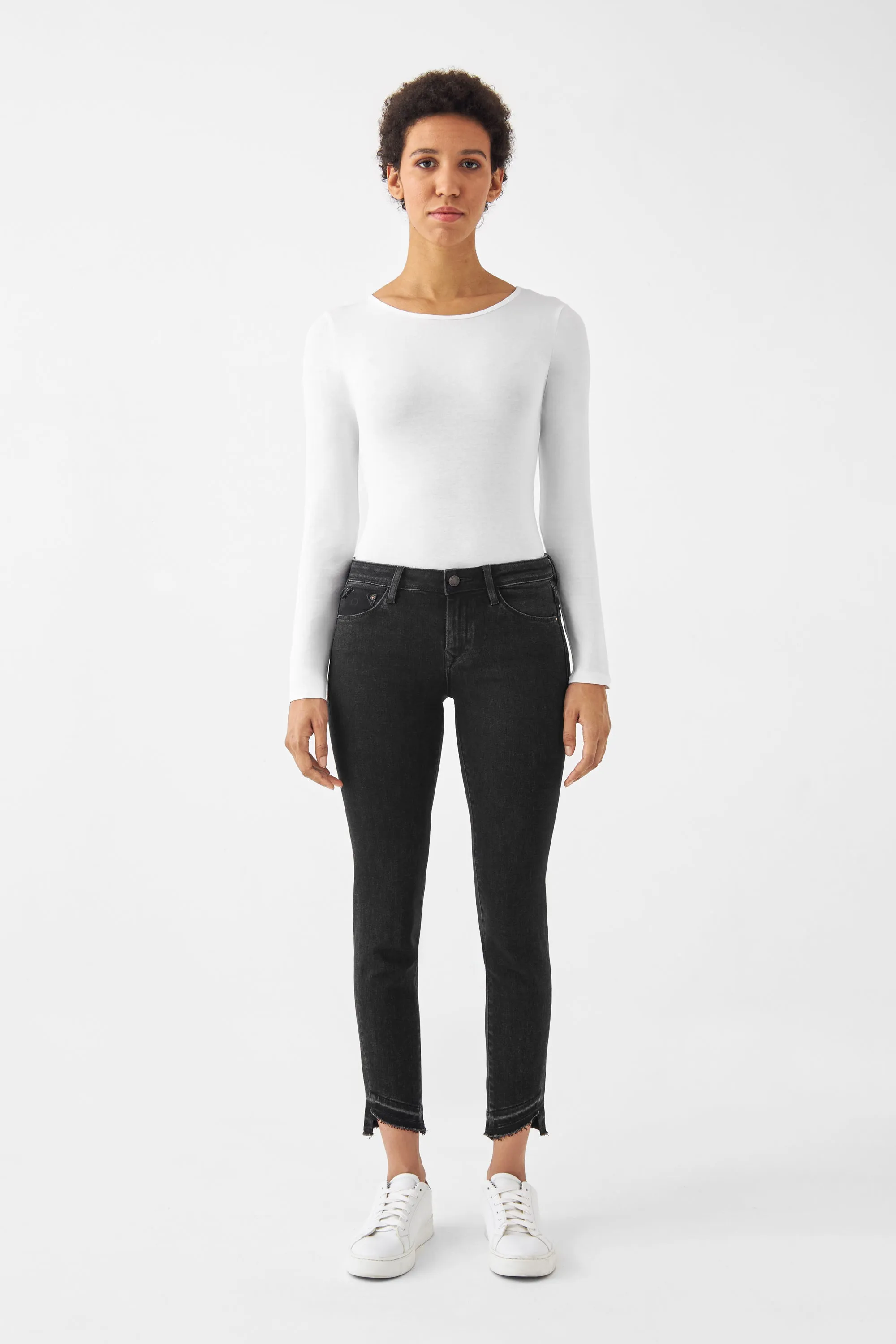 Mid Sun Slim Jeans Cropped Black Denim sold by Ivalo.com