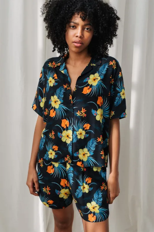 Lintusalo Shirt Hibiscus Black sold by Ivalo.com