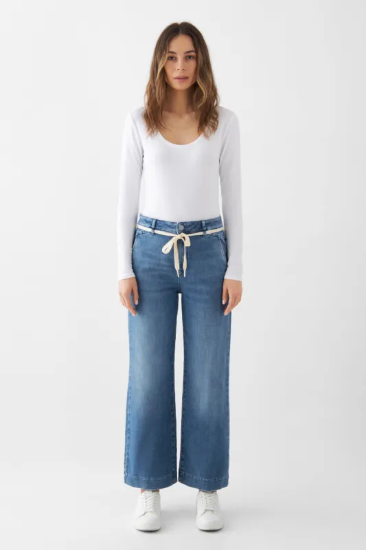 Dew Cropped Jeans Medium Blue Denim sold by Ivalo.com